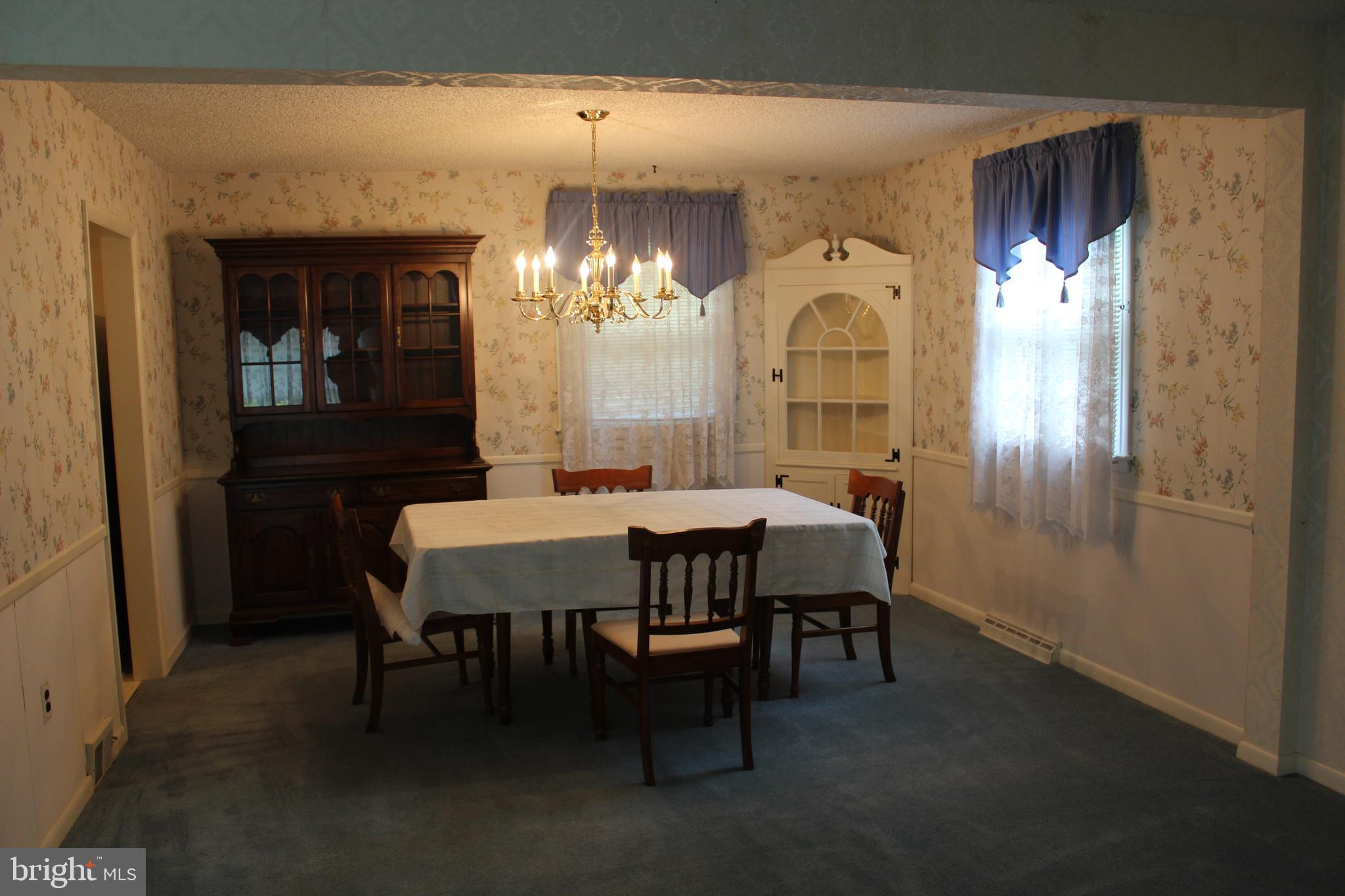 610 Paddock Road Southampton, PA 18966 - Photo 7 of 18 Extended Dining Room