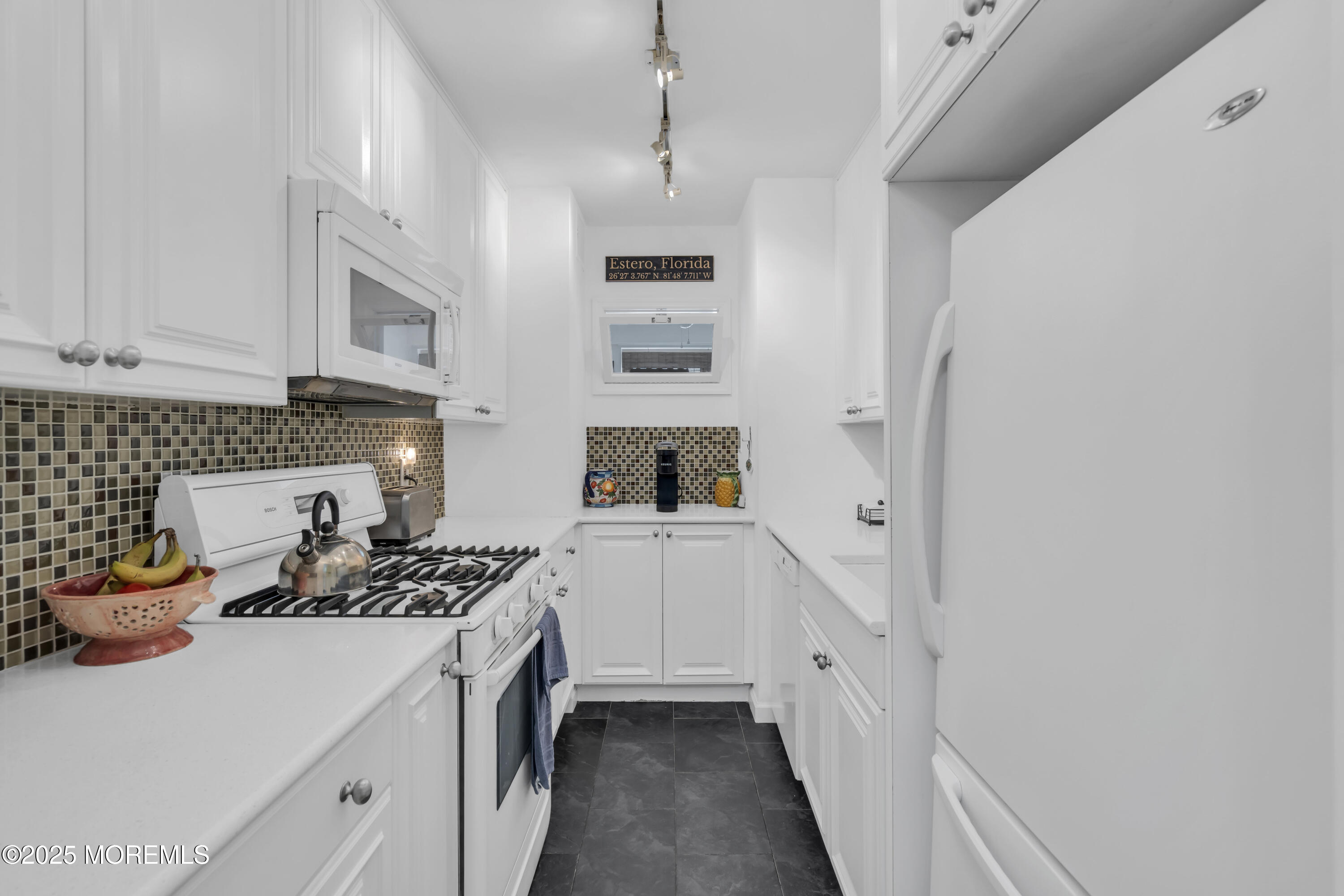 28 Riverside Avenue, Unit 2F Red Bank, NJ 07701 - Photo 13 of 26 Kitchen
