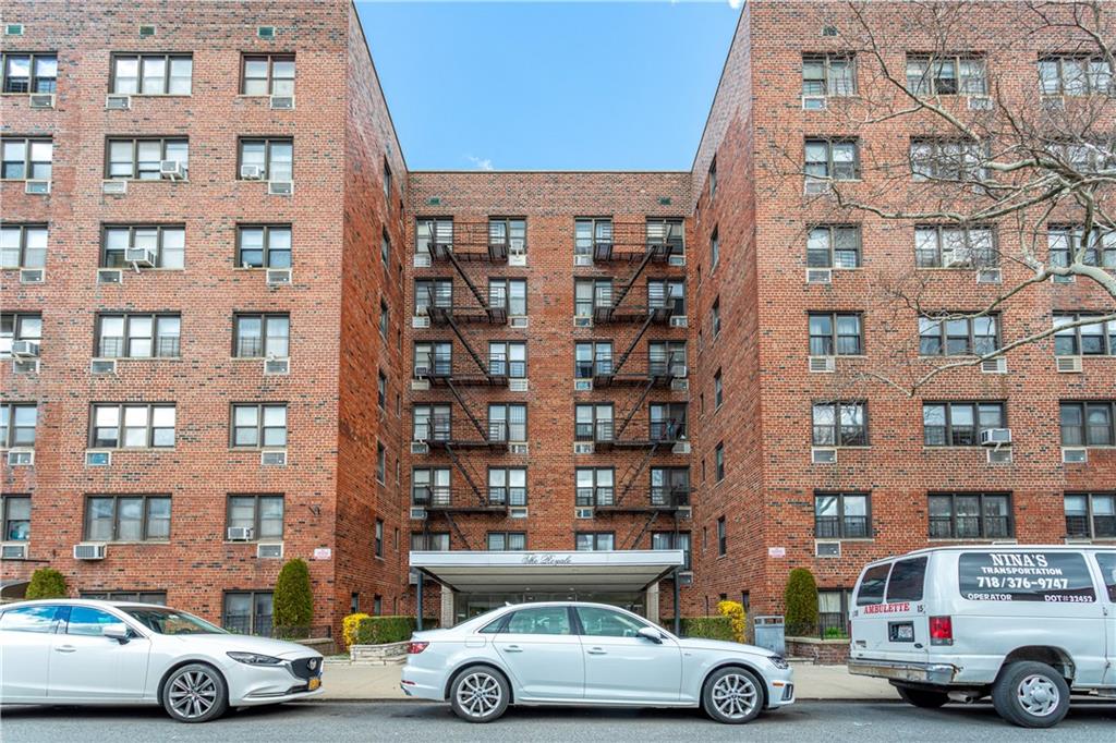 30 Bay 29th Street, Unit 3E Compass