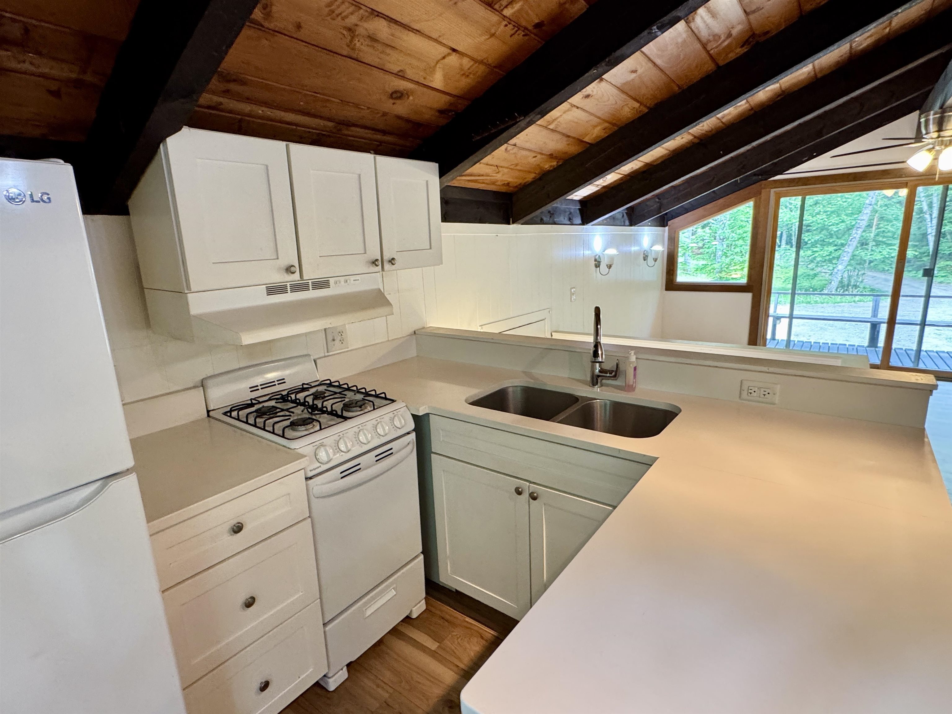 314 Old Bartlett Road Conway, NH 03860 - Photo 10 of 36