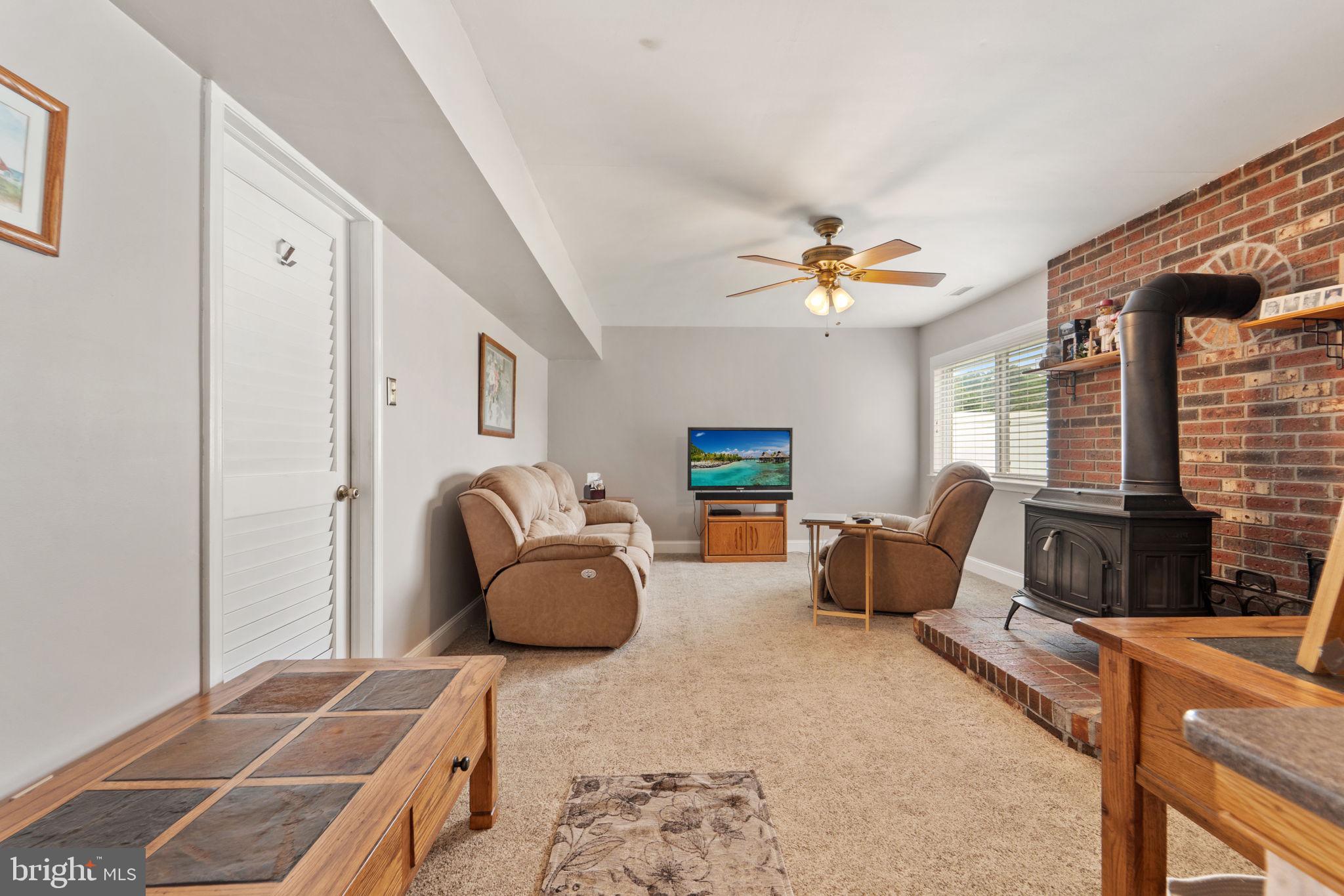 13 Hartford Road Sewell, NJ 08080 - Photo 24 of 45 Family Room