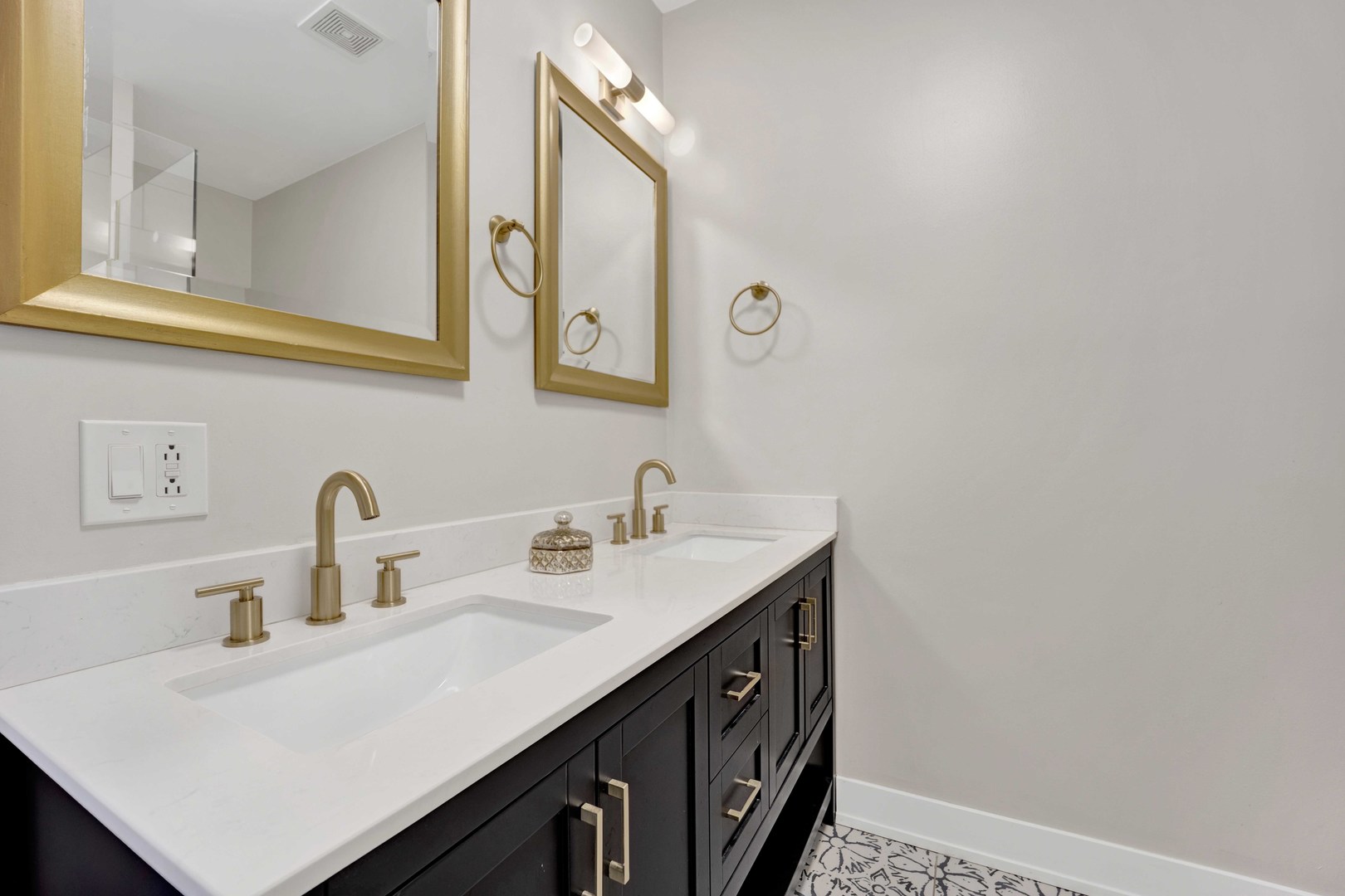 3806 South Indiana Avenue Chicago, IL 60653 - Photo 17 of 35 a bathroom with a sink and a mirror