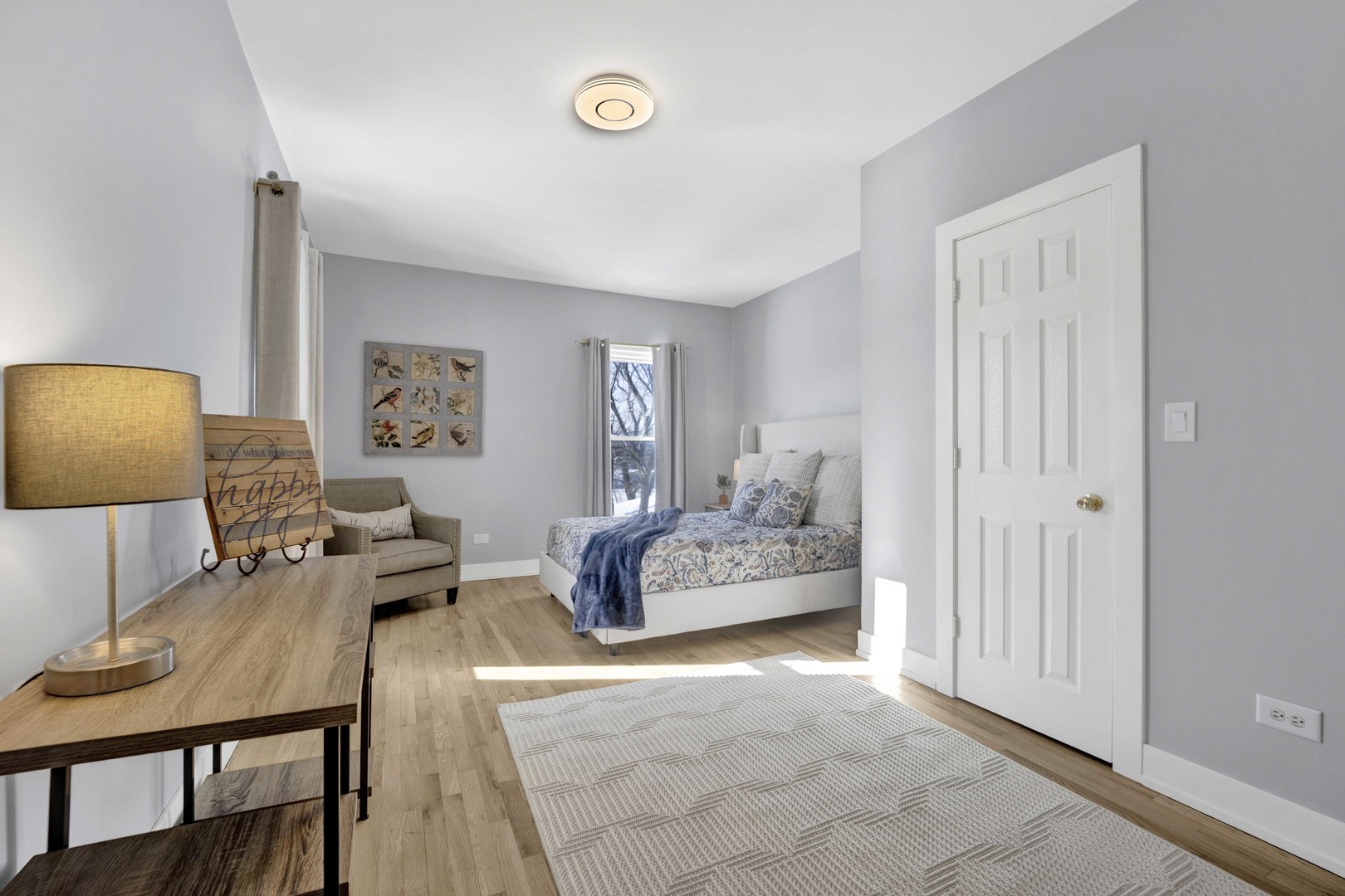 3806 South Indiana Avenue Chicago, IL 60653 - Photo 19 of 35 a living room with furniture and a table