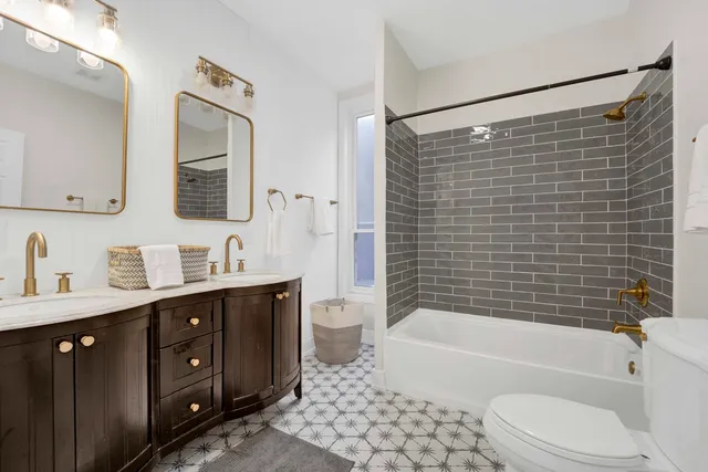 $599,000 | 3806 South Indiana Avenue, Chicago, IL 60653