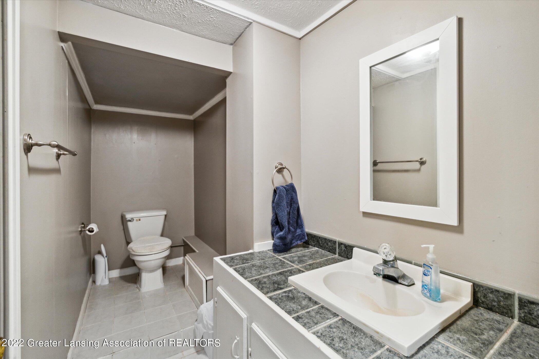 2800 Chatham Road Lansing, MI 48910 - Photo 27 of 35 27-Chatham Rd Lansing, MI 48910_windows