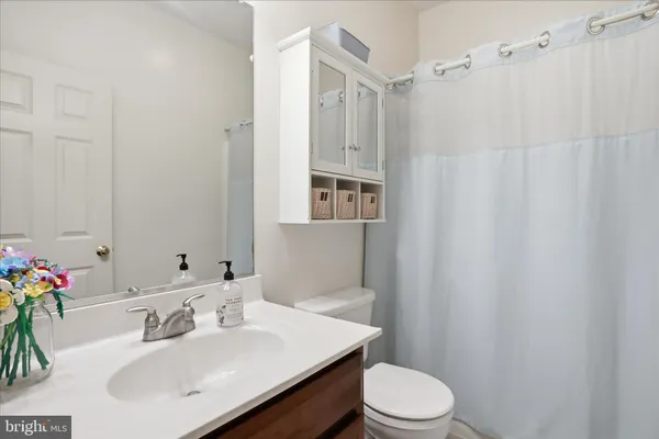 $699,900 | 201 Liberty Lane, Middletown, VA 22645