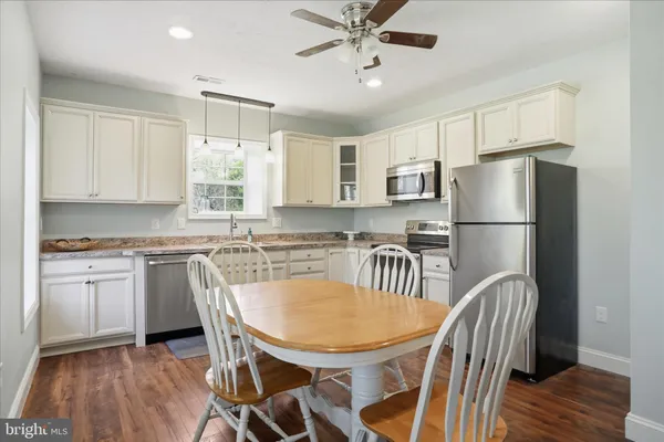 $699,900 | 201 Liberty Lane, Middletown, VA 22645
