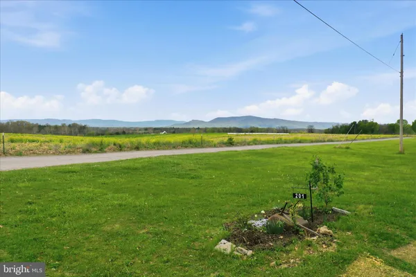 $699,900 | 201 Liberty Lane, Middletown, VA 22645