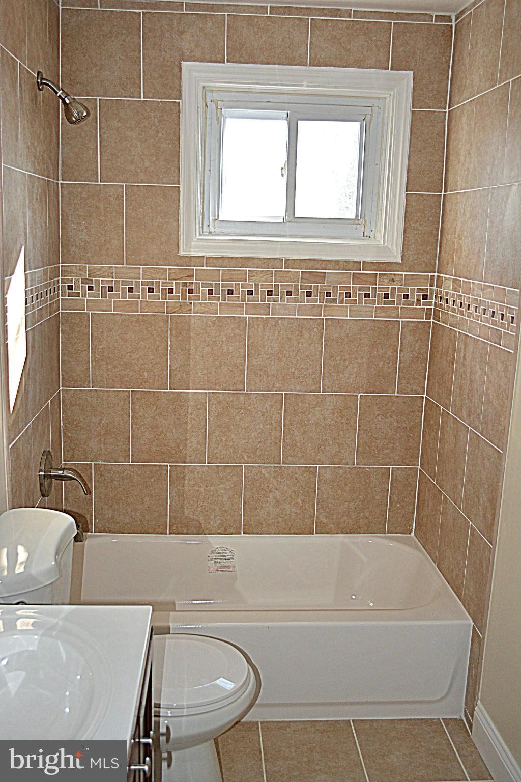 1151 Deanwood Road Baltimore, MD 21234 - Photo 8 of 14 Bath