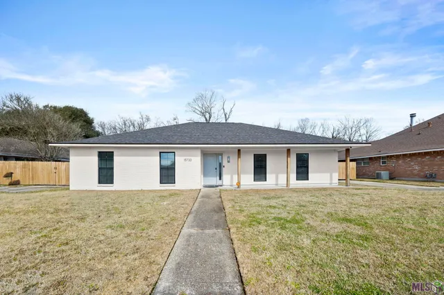 $2,300 | 15733 Woodwick Avenue, Baton Rouge, LA 70816
