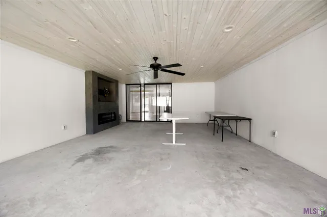 $2,300 | 15733 Woodwick Avenue, Baton Rouge, LA 70816