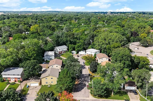 $495,000 | 505 Shadyside Circle, Hopkins, MN 55343