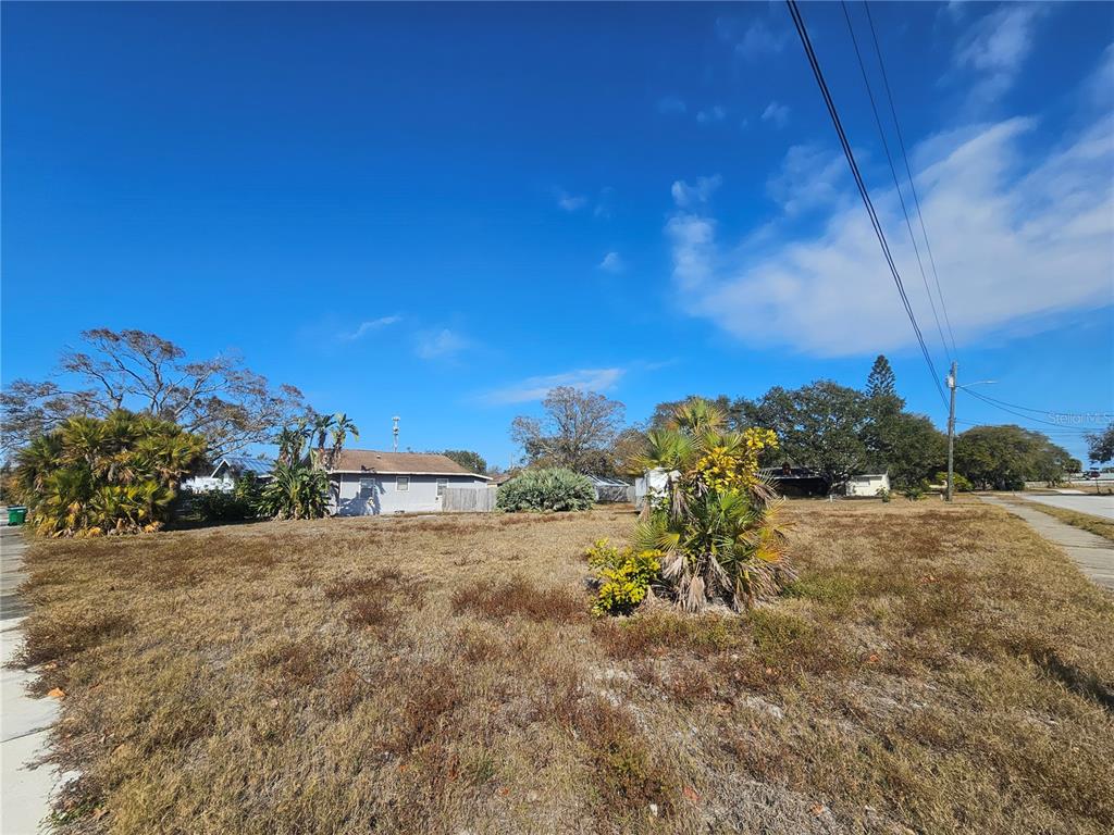 132nd Avenue Seminole, FL 33778 - Photo 5 of 8