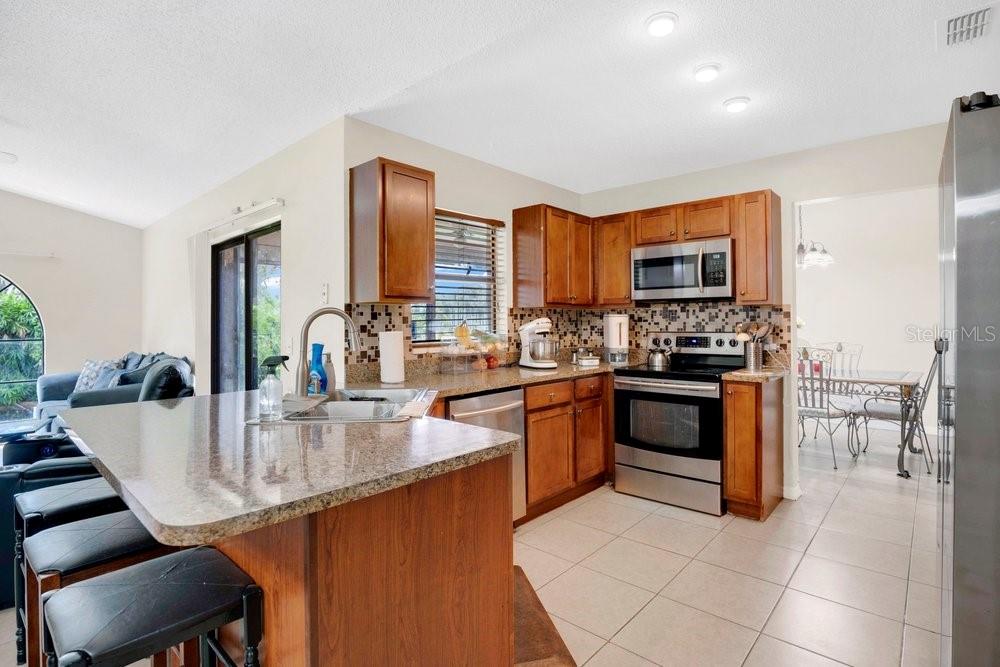 1141 Doyle Road Deltona, FL 32725 - Photo 10 of 37 Gallery Image 10