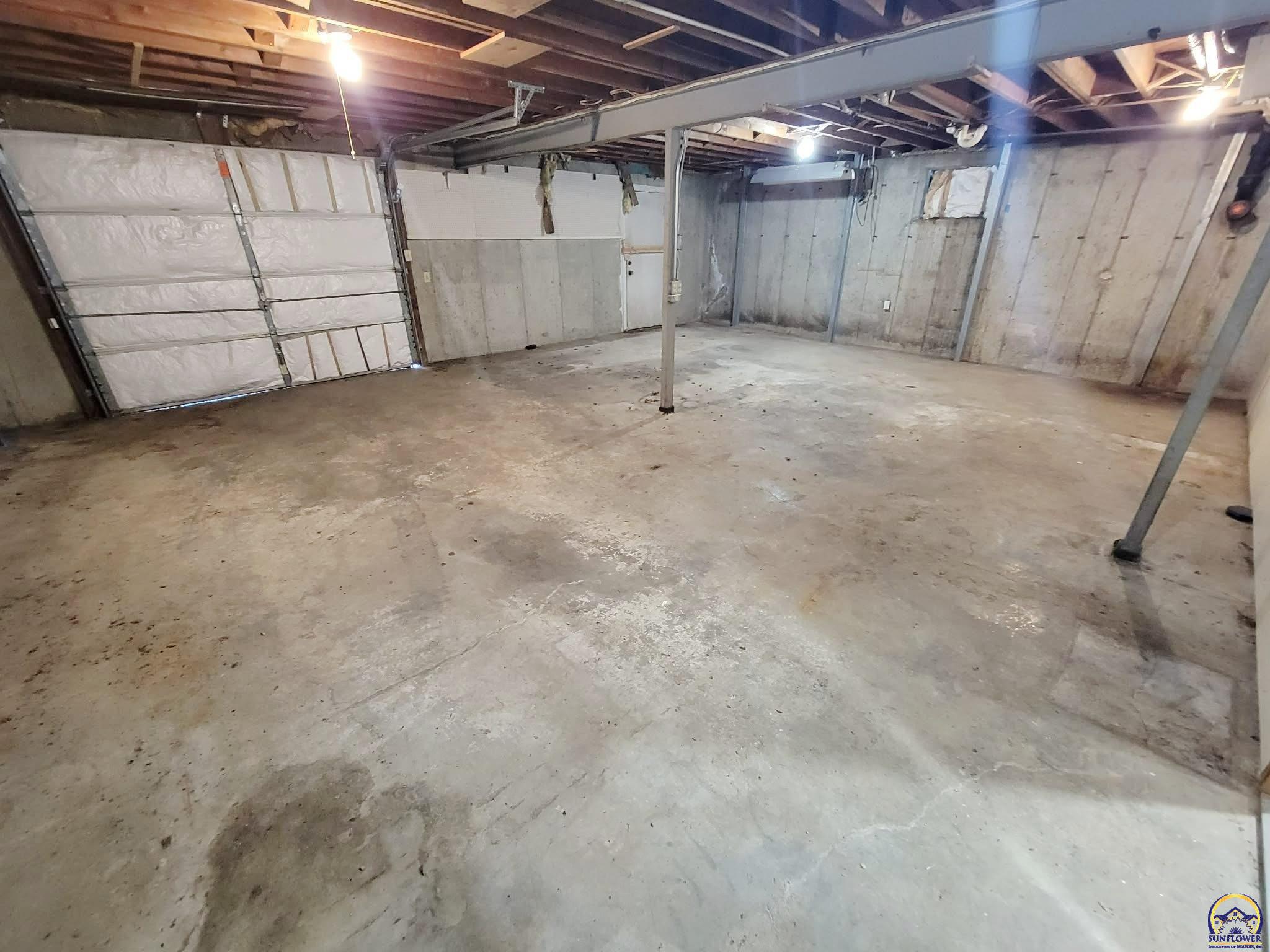 506 Highway 40 Lawrence, KS 66049 - Photo 14 of 21