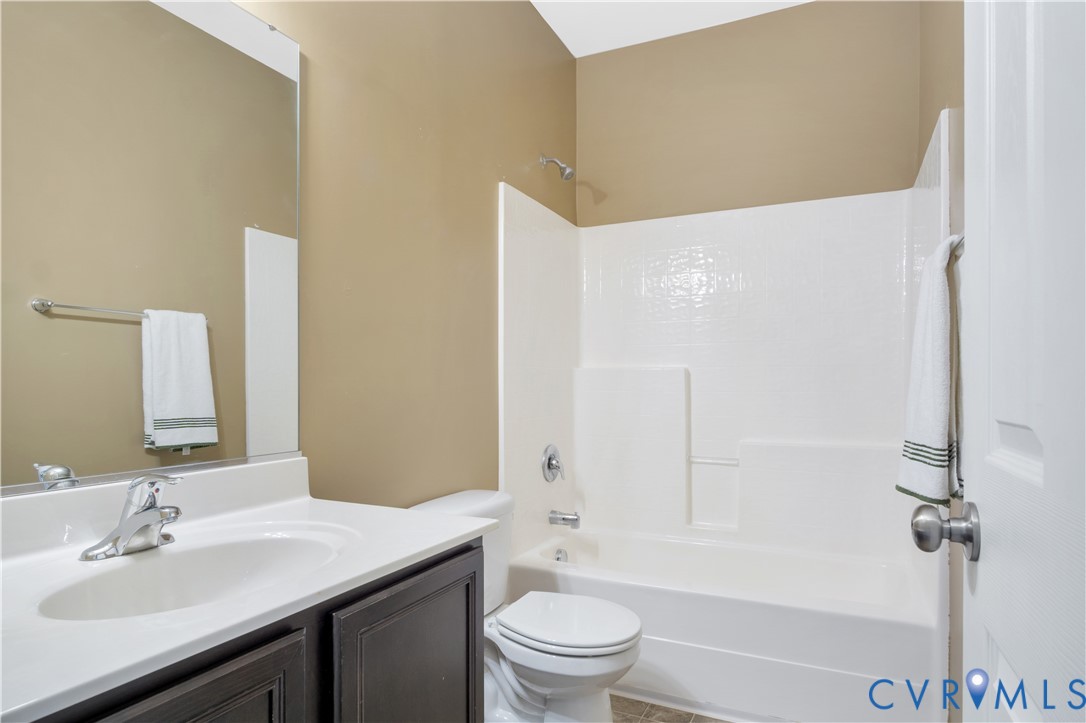 50 Transit Lane Newport News, VA 23601 - Photo 8 of 39 First Floor Full bathroom