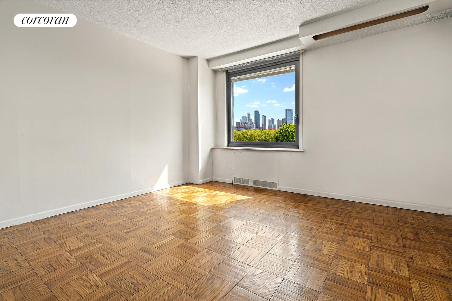531 Main Street, Unit 503 Manhattan, NY 10044 - Photo 4 of 10