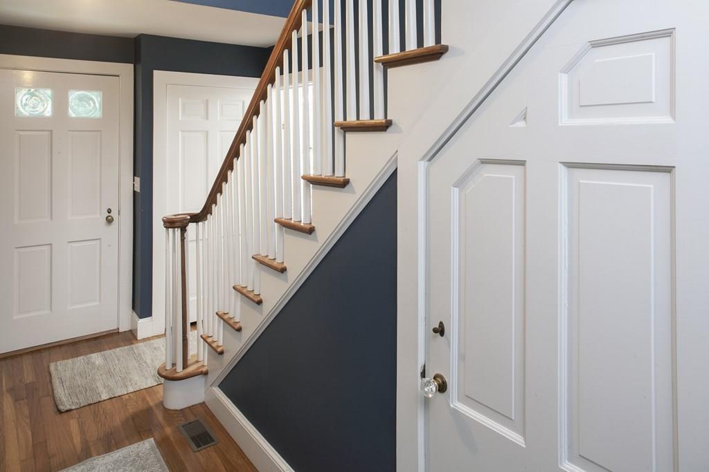 216 Converse Road Marion, MA 02738 - Photo 5 of 22 Gallery Image 5