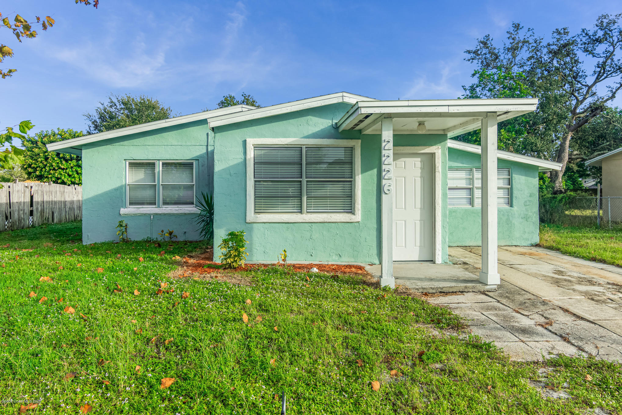 2226 Warwick Road Melbourne, FL 32935 - Photo 1 of 23 front