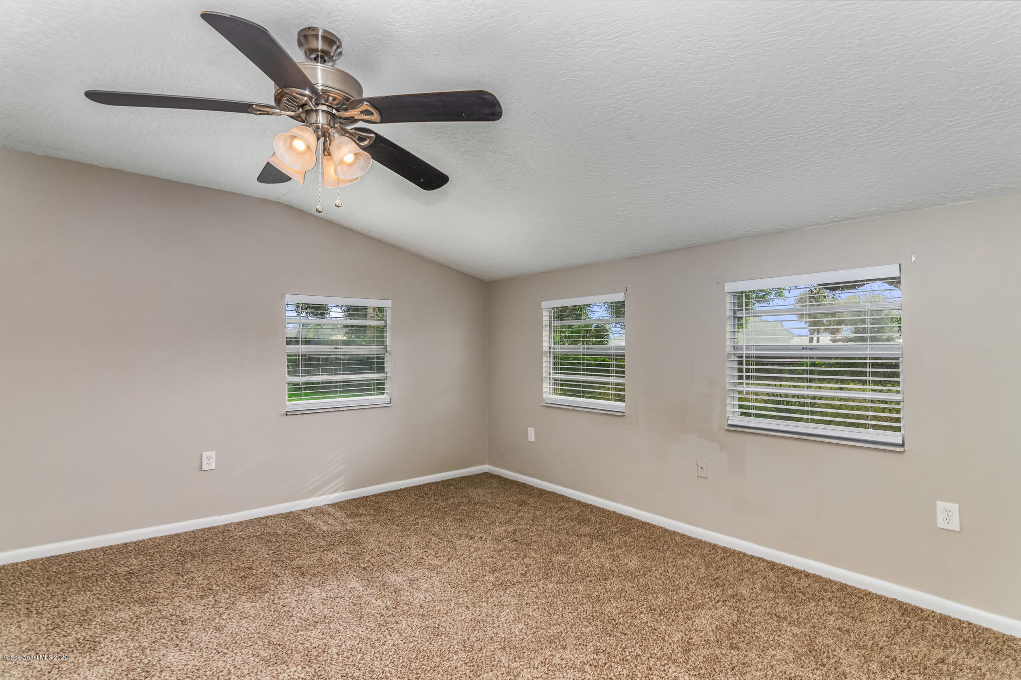 2226 Warwick Road Melbourne, FL 32935 - Photo 15 of 23 DSC_0029