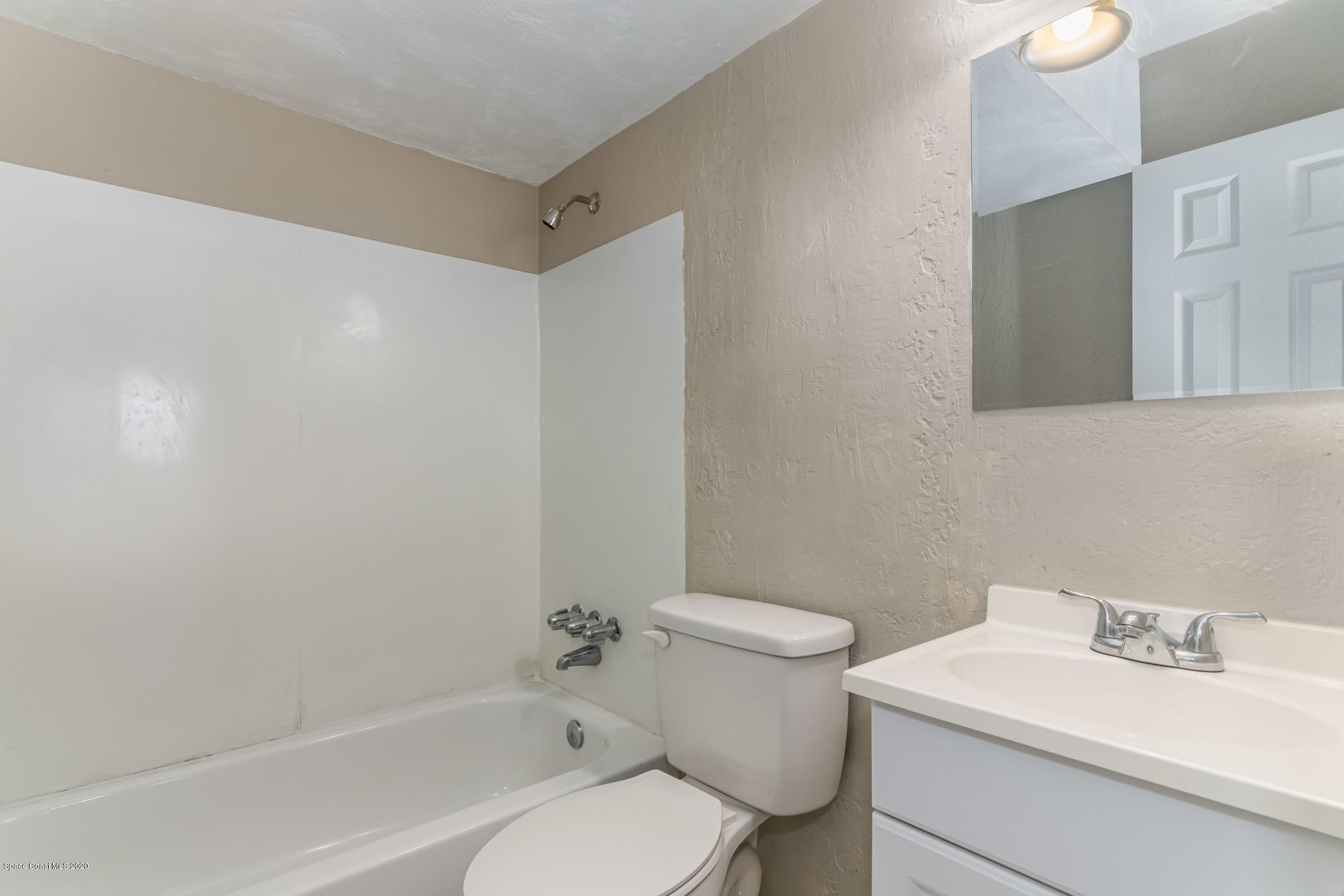 2226 Warwick Road Melbourne, FL 32935 - Photo 20 of 23 DSC_0045