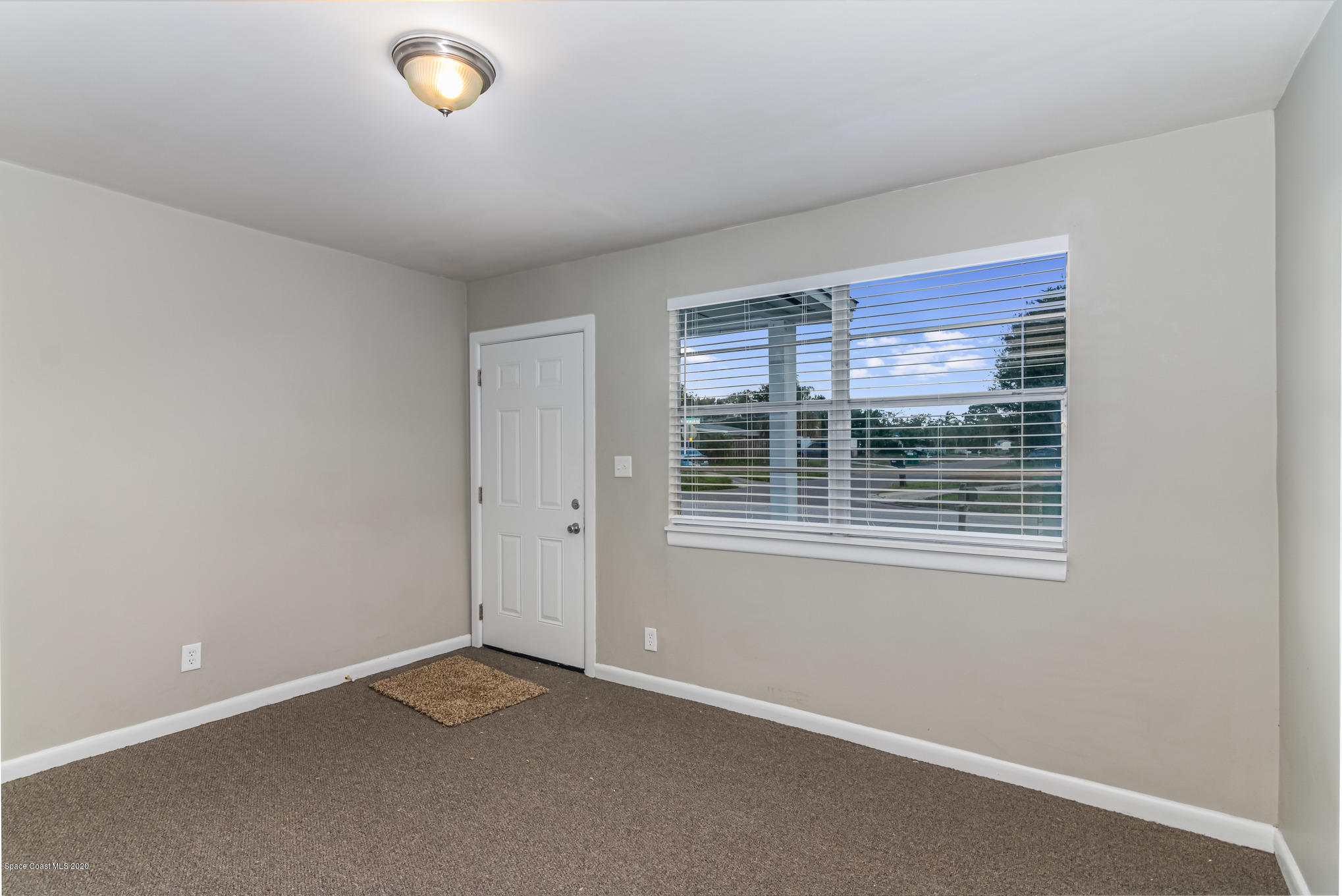 2226 Warwick Road Melbourne, FL 32935 - Photo 4 of 23 DSC_0007
