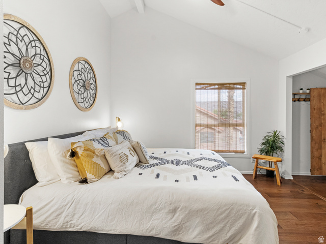 860 South Village Road, Unit D11 St. George, UT 84770 - Photo 15 of 24 King size bed