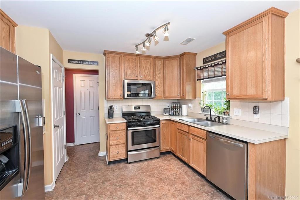 7692 Black Hawk Lane Tega Cay, SC 29708 - Photo 14 of 35 Gallery Image 14