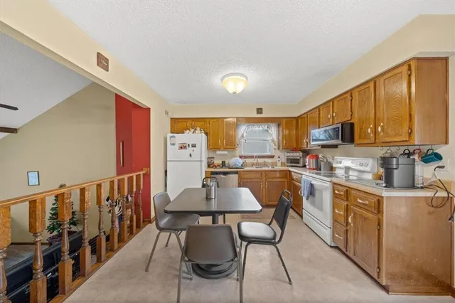 $257,000 | 7732 West 152nd Terrace, Overland Park, KS 66223