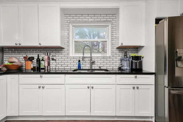 $449,999 | 7524 West 63rd Place, Summit, IL 60501