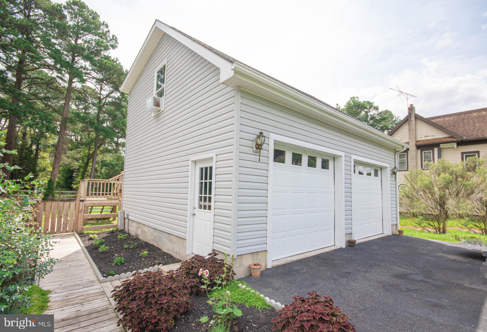 3239 Boone Road Crisfield, MD 21817 - Photo 7 of 59 2 ca r garage with overhead inlaw suite