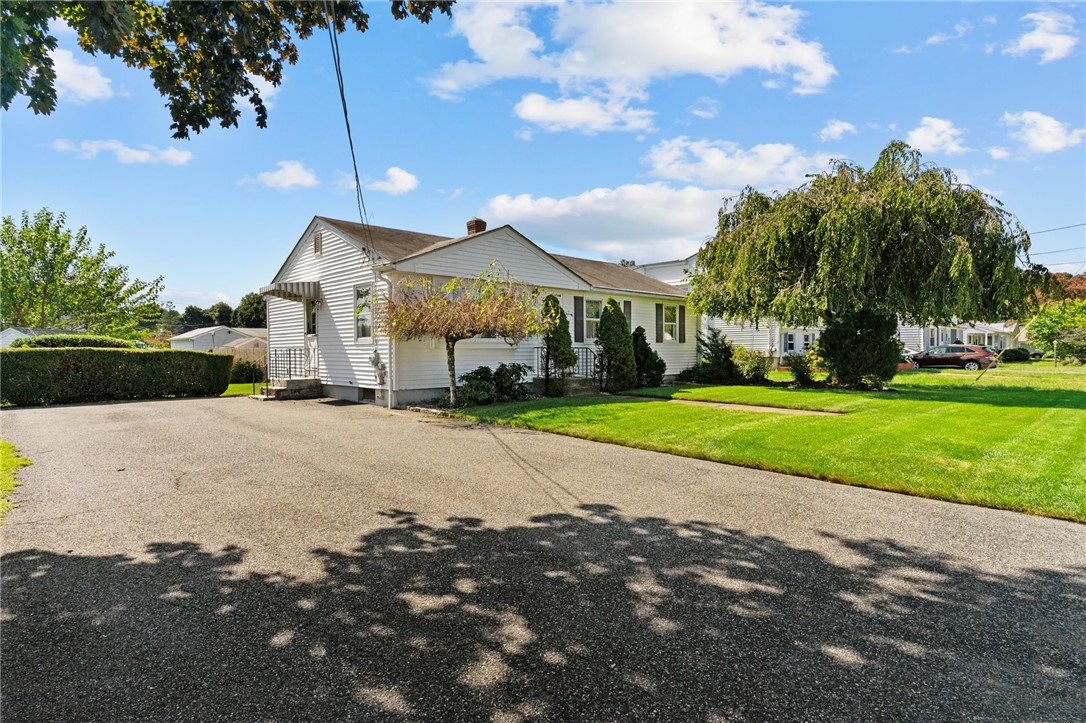 12 Meriline Street Johnston, RI 02919 - Photo 2 of 16