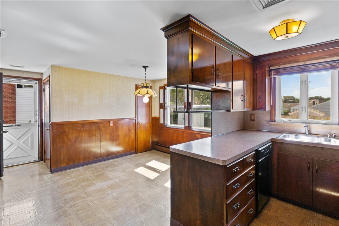 12 Meriline Street Johnston, RI 02919 - Photo 3 of 16