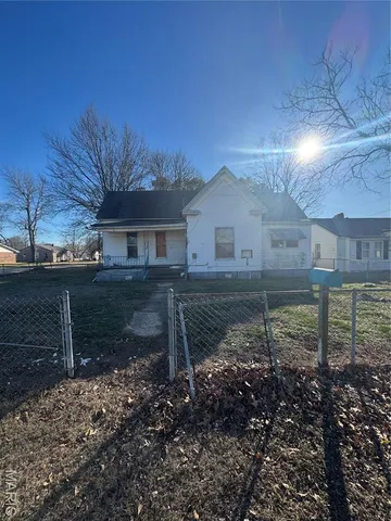$15,000 | 207 East 7th Street, Kennett, MO 63857