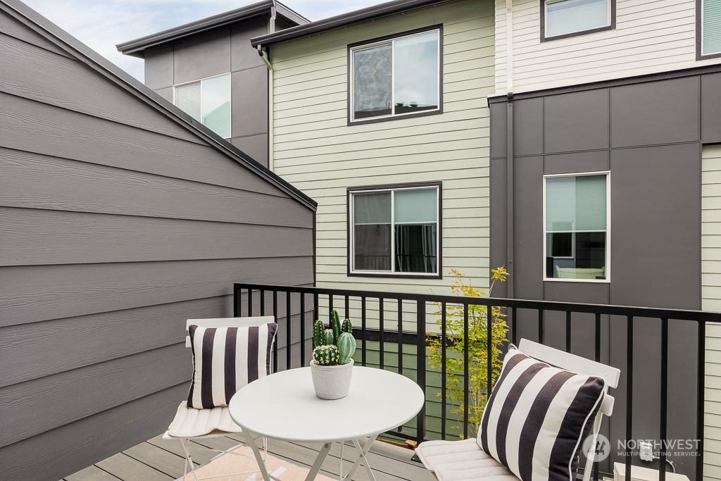 23833 9th Avenue Southeast, Unit B 19 Bothell, WA 98021 - Photo 19 of 32 a view of a patio on the deck