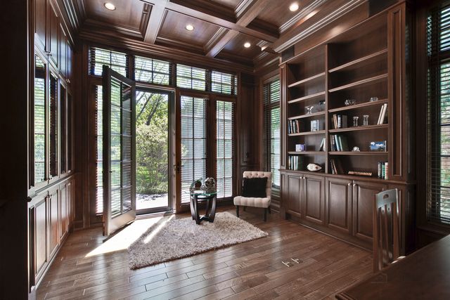 a view of livingroom with furniture and windows