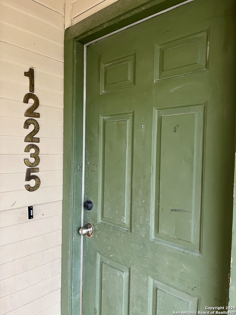 12235 Ridge Crown Street San Antonio, TX 78247 - Photo 21 of 29