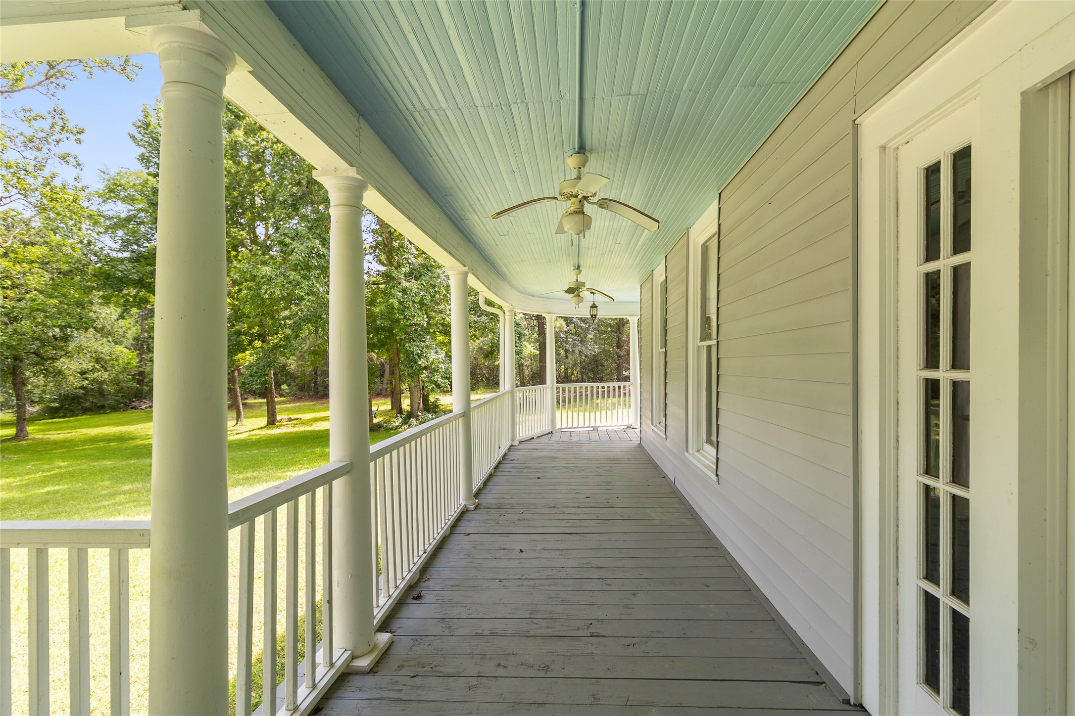38 Darrell White Road Huntsville, TX 77340 - Photo 5 of 49 a view of a city from a balcony