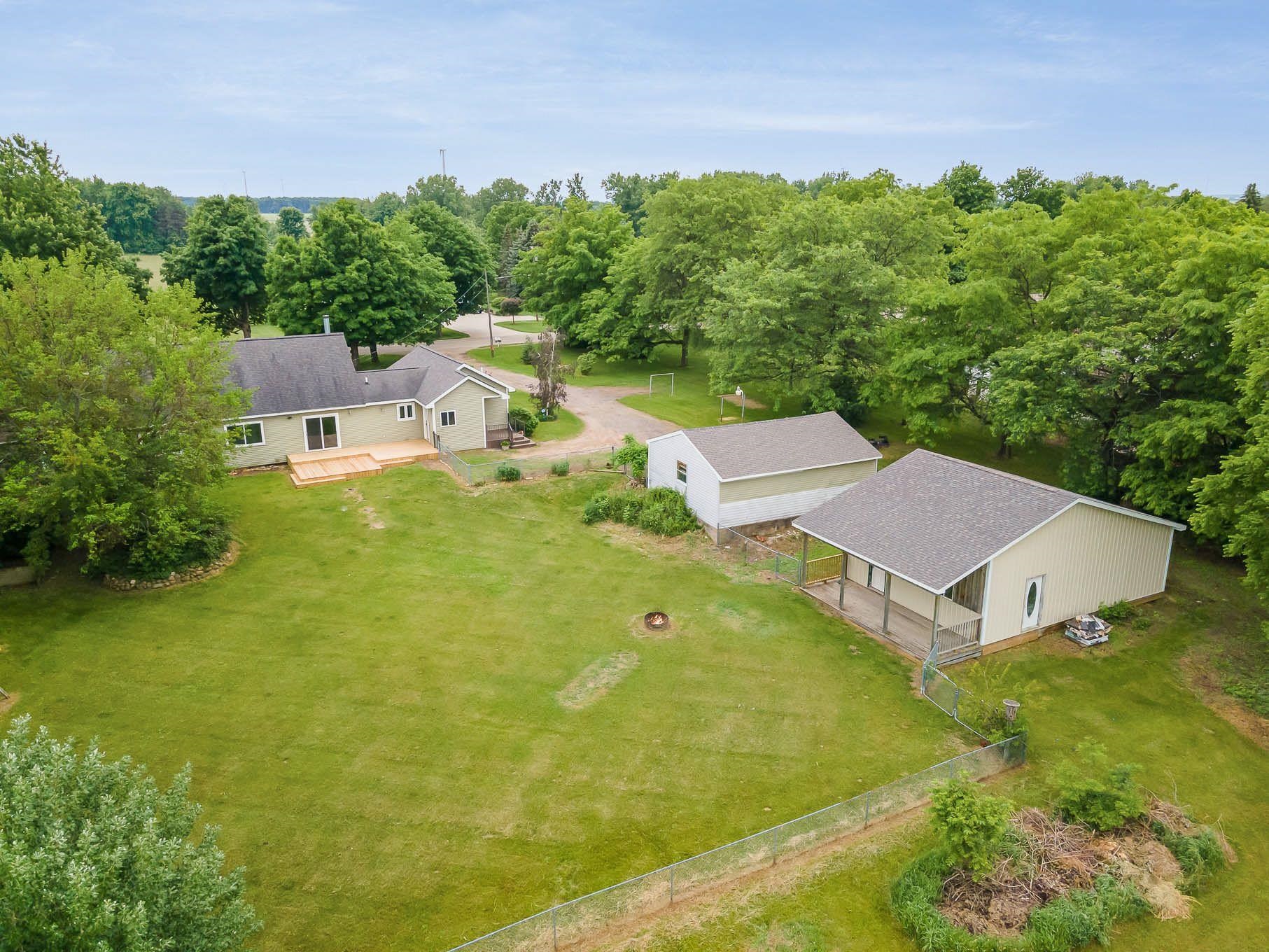 5633 East Olive Road Breckenridge, MI 48615 - Photo 39 of 41 1901176-38.JPG
