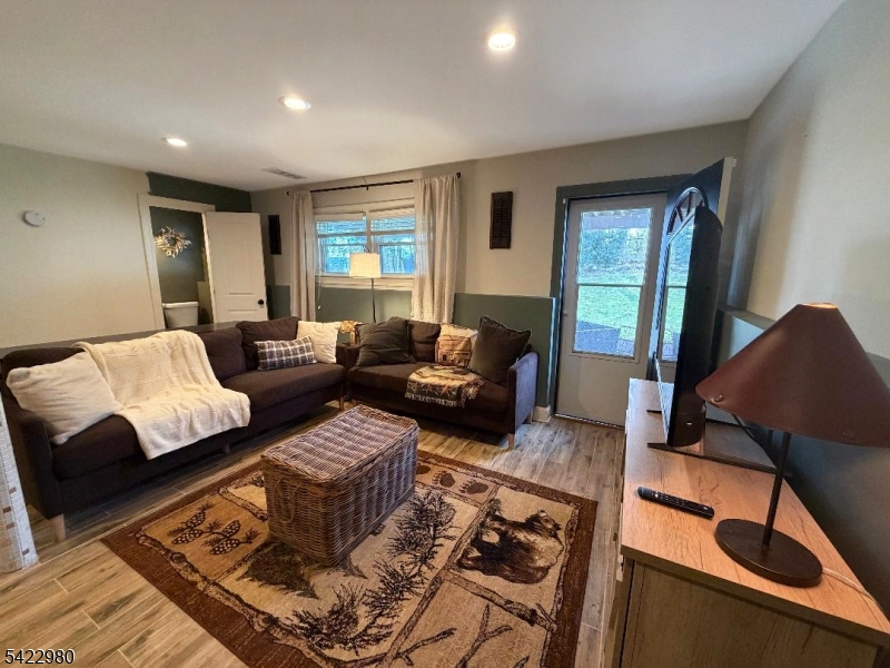 23 Rosemont Road Oak Ridge, NJ 07438 - Photo 4 of 27