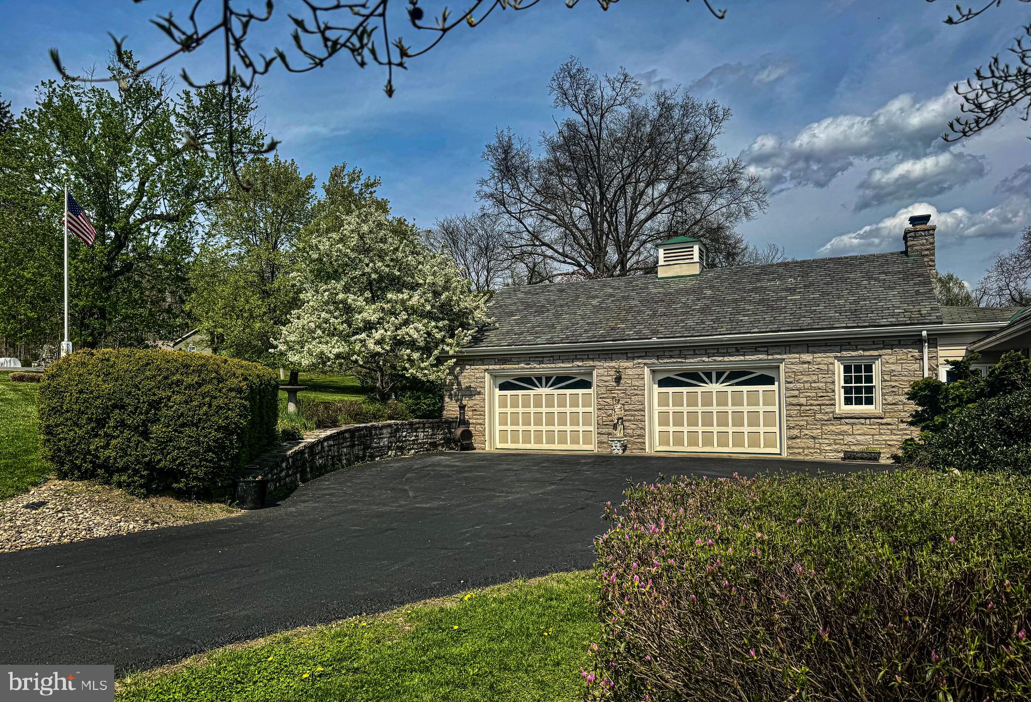 2251 Moore Street Huntingdon, PA 16652 - Photo 29 of 106 oversized 2 car attached garage