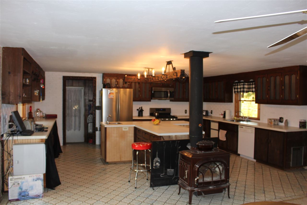136 Exeter Road Epping, NH 03042 - Photo 11 of 35