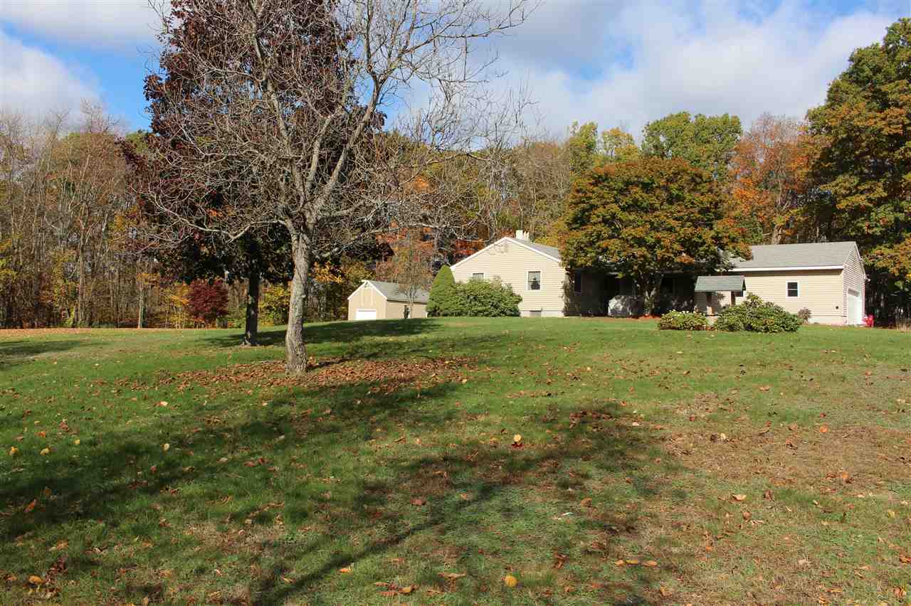 136 Exeter Road Epping, NH 03042 - Photo 4 of 35