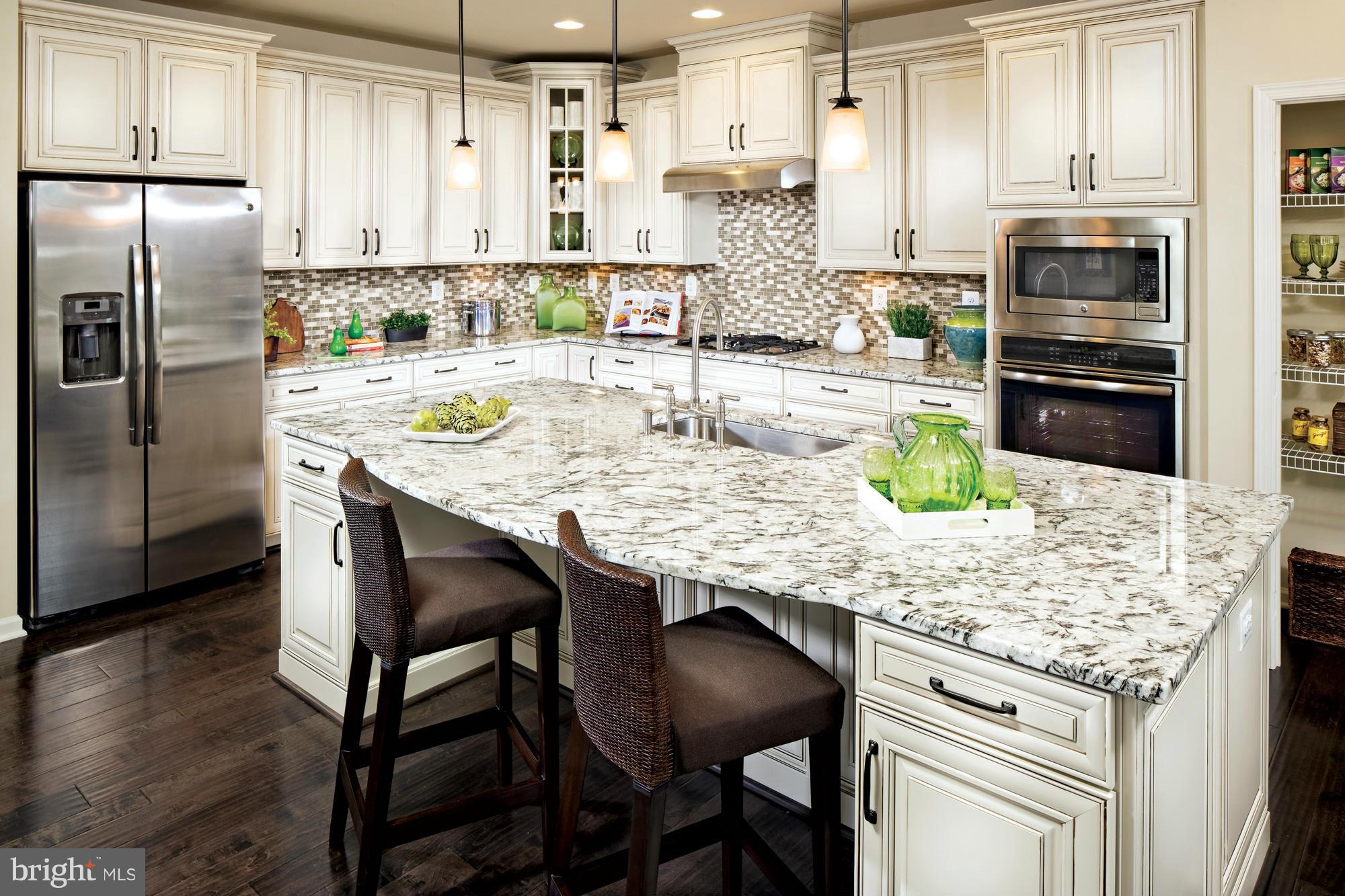 42641 Lancaster Ridge Terrace Chantilly, VA 20152 - Photo 2 of 7 Bradbury Georgetown Kitchen
