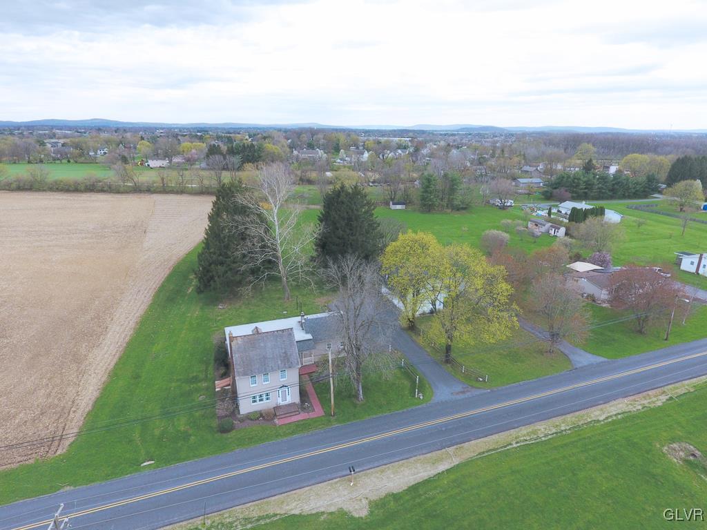 2785 Georgetown Road Nazareth, PA 18064 - Photo 3 of 50 Gallery Image 3