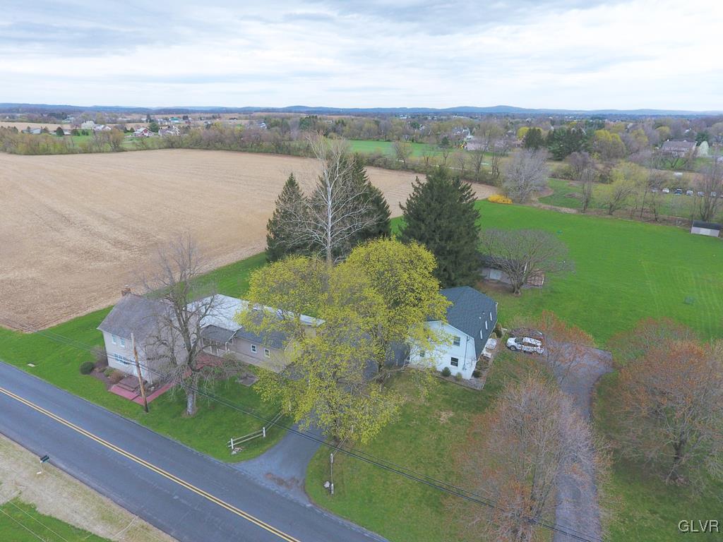 2785 Georgetown Road Nazareth, PA 18064 - Photo 4 of 50 Gallery Image 4