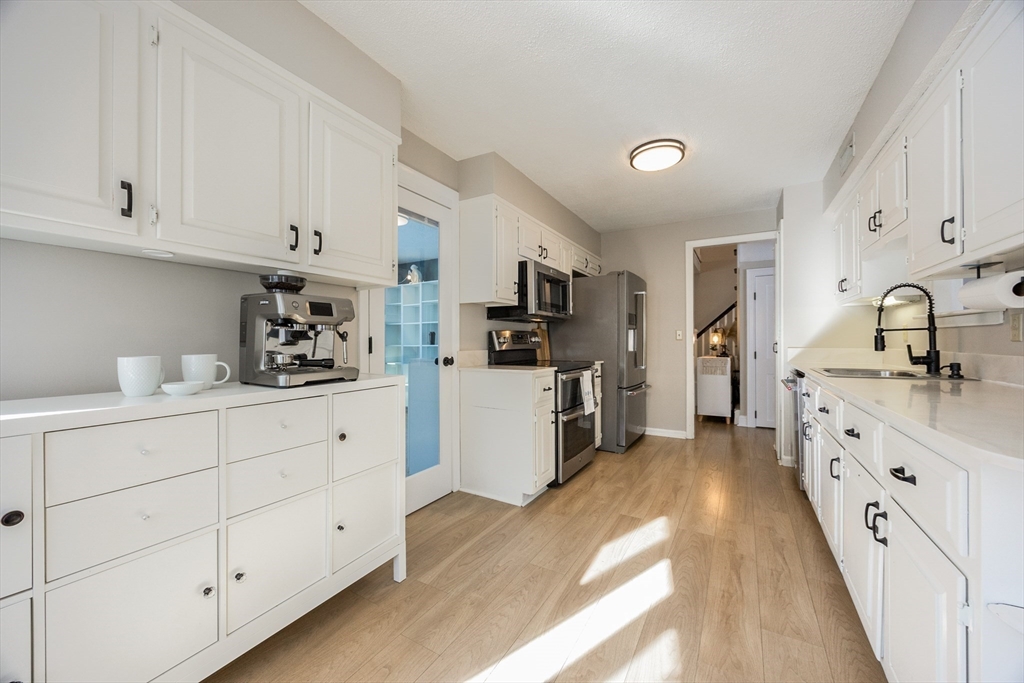 11 Wingate Road Holliston, MA 01746 - Photo 12 of 42