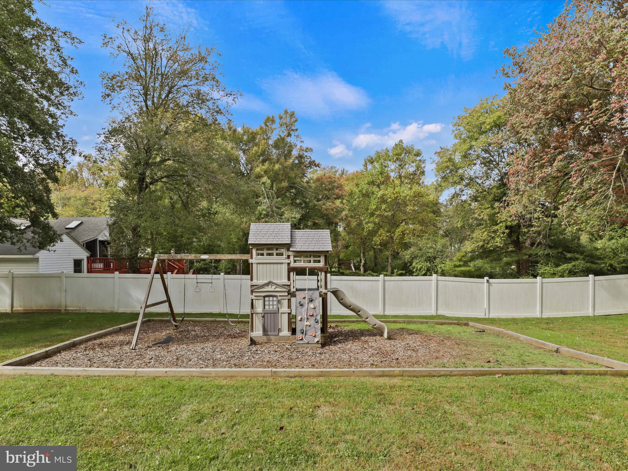 6612 Kerns Road Falls Church, VA 22042 - Photo 46 of 54 Backyard