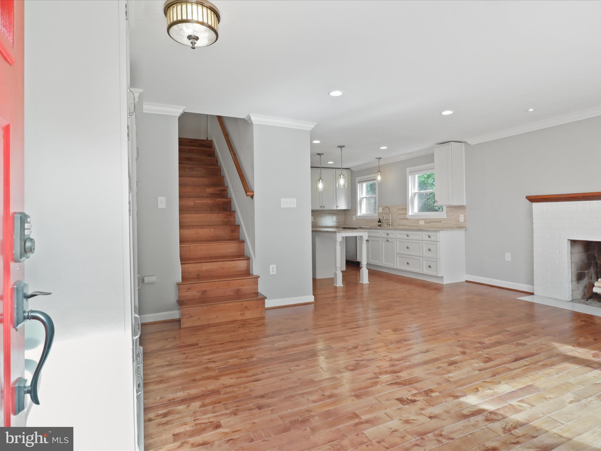 6612 Kerns Road Falls Church, VA 22042 - Photo 6 of 54 Entry Family Area