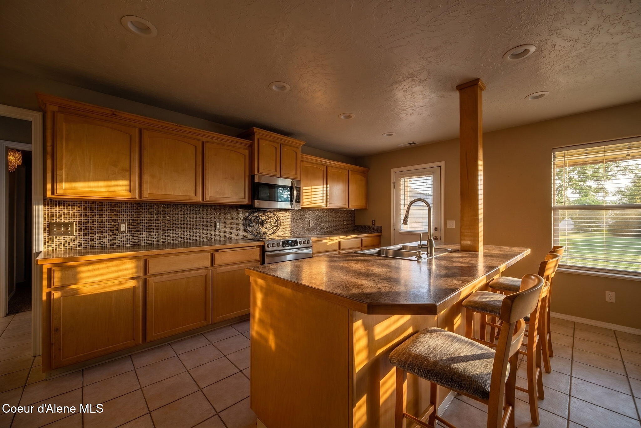 2591 West Diamond Bar Road Rathdrum, ID 83858 - Photo 3 of 41 4-web-or-mls-stylized-39-print-DSC_8072